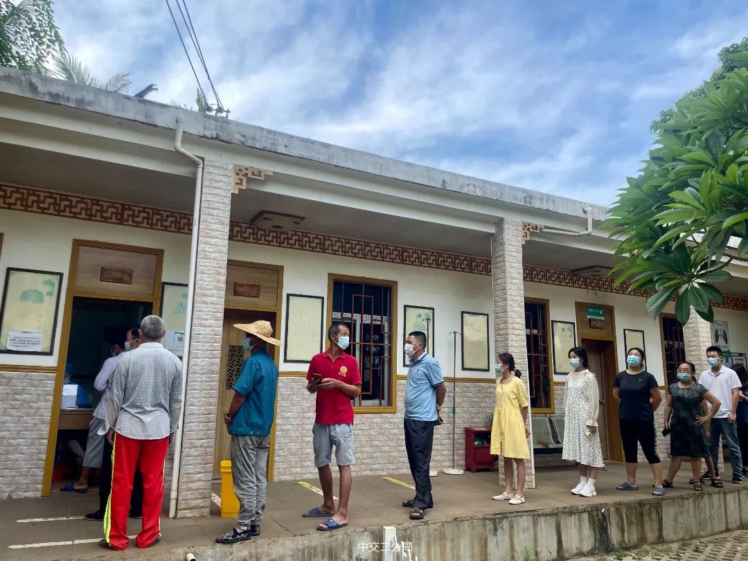<font color='red'>海南</font>环岛旅游公路项目六工区开展全员核酸检测