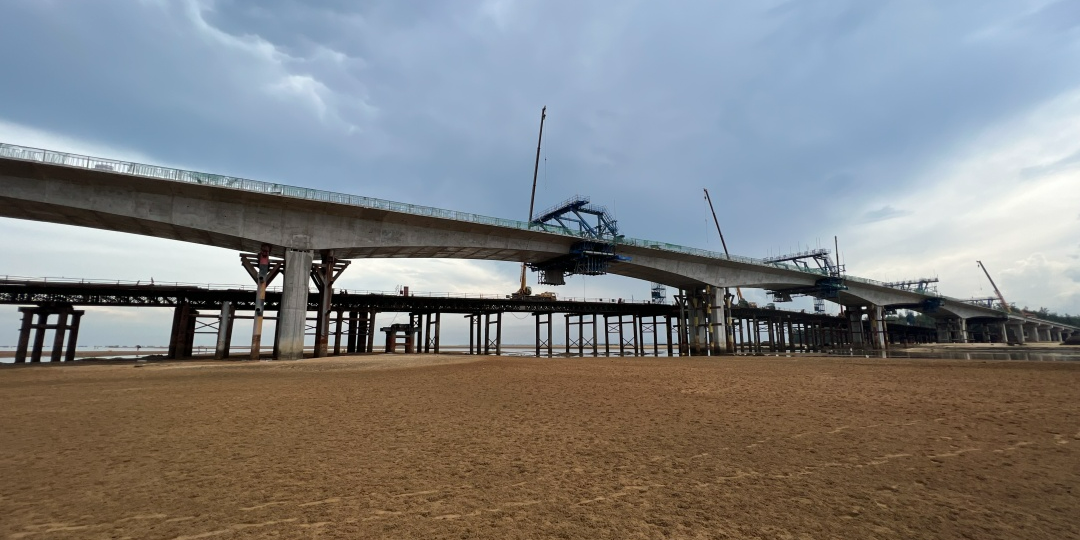 海南环岛旅游公路儋州段光村大桥顺利完成全桥合龙